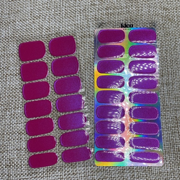 NWT Kleo Kolor Led Gel Strips: Raspberry Rush includes led light and remover - Picture 4 of 5